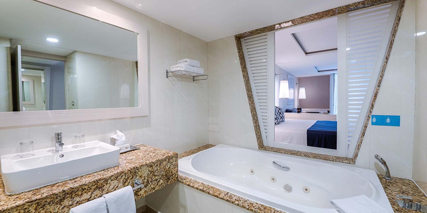 Junior Suite Deluxe - Grand Sirenis Riviera Maya Resort & Spa (6) Junior Suite Deluxe - Grand Sirenis Riviera Maya Resort & Spa (6)